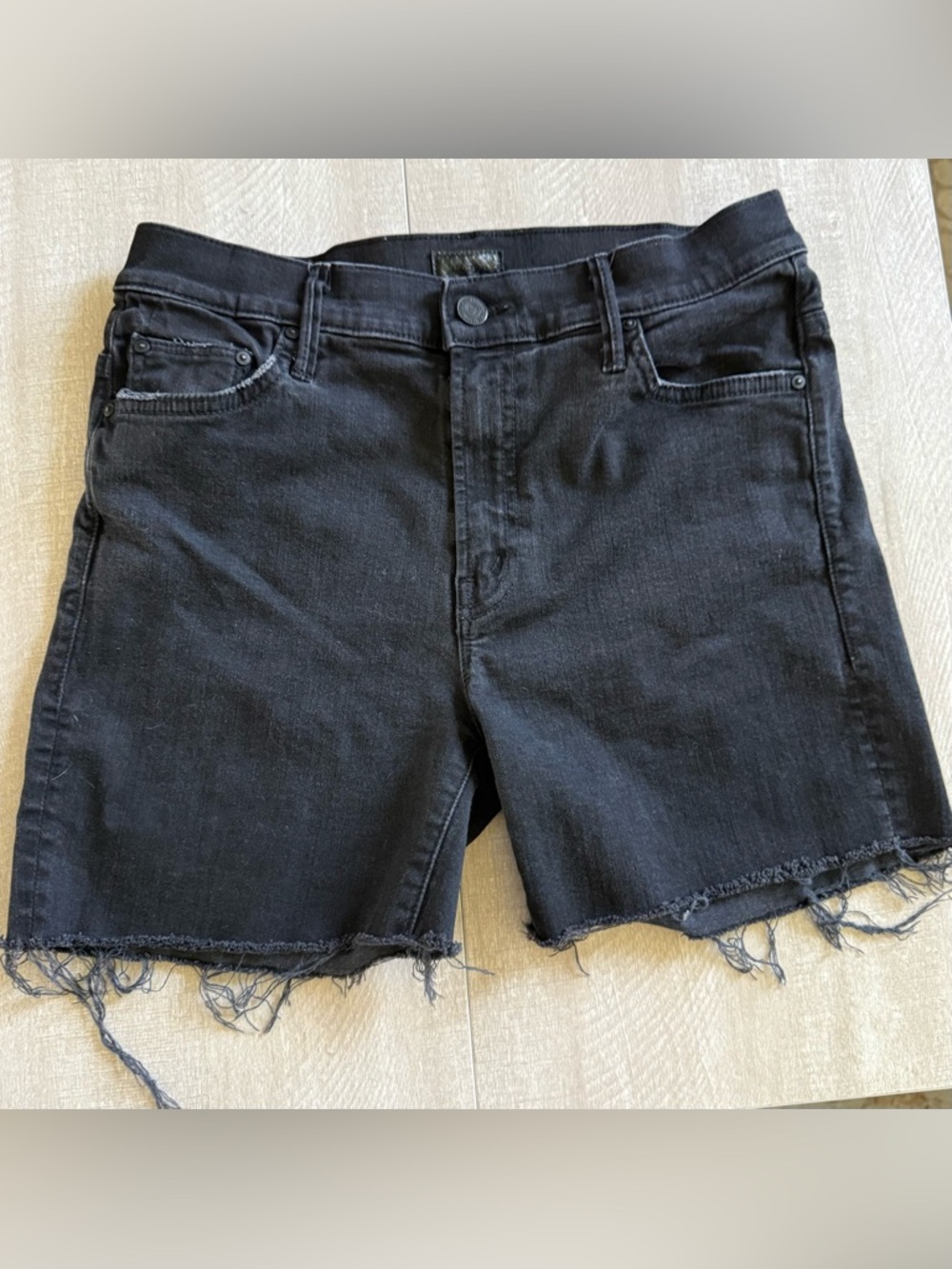 MOTHER Black Frayed Hem Denim Shorts Women’s Size 29 GUC